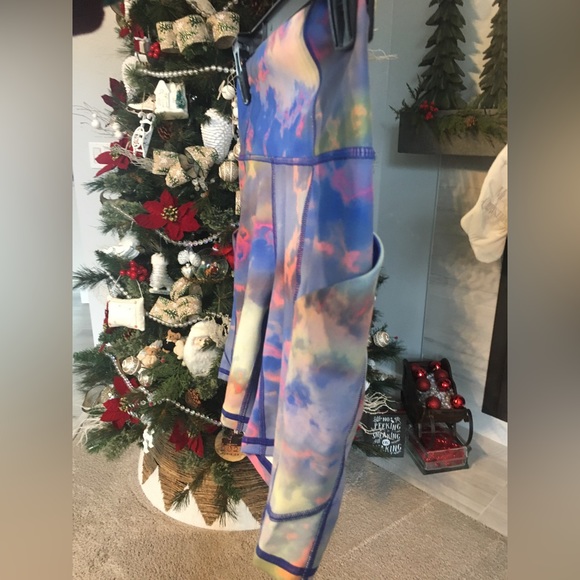 Oasis PureLuxe High-Waisted 6'' Shorts Size XS - Picture 3 of 7